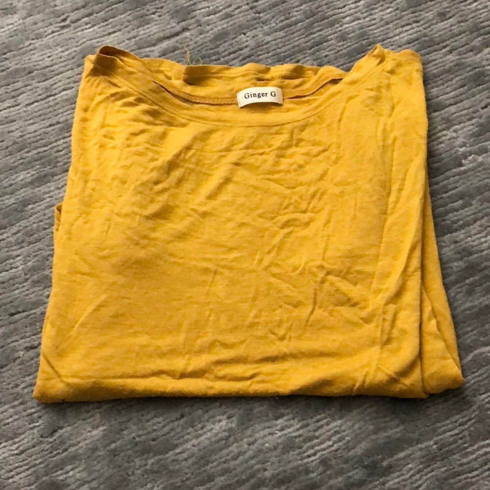 Flowy yellow blouse!😮😮